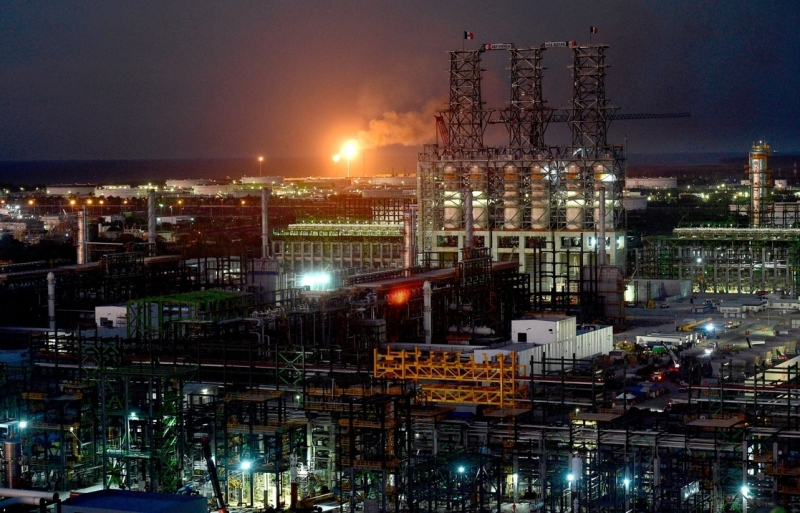 Mexiko eröffnet Raffinerie