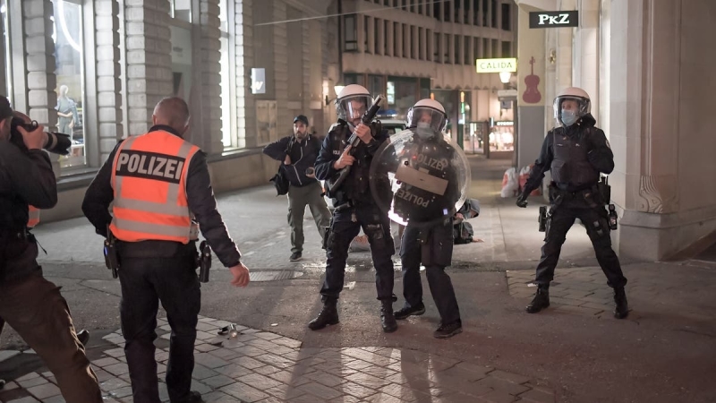 La police met en garde contre les émeutes hivernales en Suisse