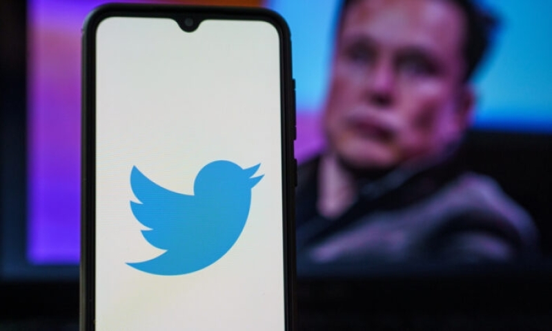 Le azioni di Twitter crollano dopo la lotta con Musk per i robot