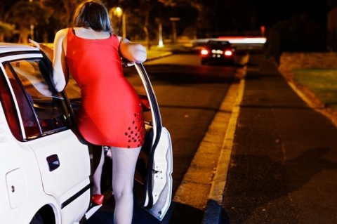Britische Frauen wenden sich der Straßenprostitution zu, um die Lebenshaltungskosten zu bezahlen