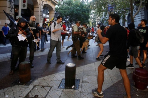 Racistas chilenos rechazan nueva constitucion que protegeria los derechos indigenas