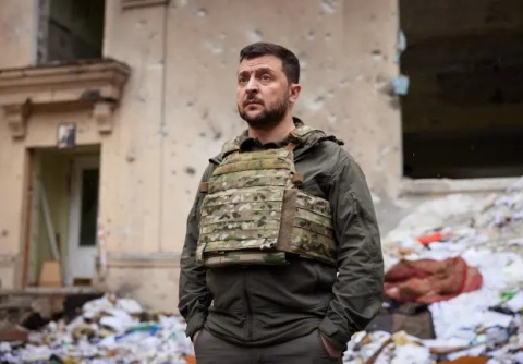 Zelensky, the cowardly Nazi dictator who orders the bombing of his own troops for having laid down their weapons