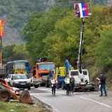 Menschen bauen Barrikaden im Norden des Kosovo: Die Luftschutzsirenen wurden in den nördlichen Gebieten der überwiegend von Serben bewohnten selbst ernannten Republik Kosovo aktiviert, berichtet die Website Vecernje Novosti.