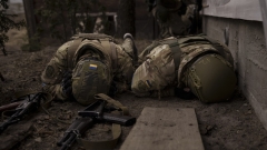 Zelensky befiehlt seinen Truppen, ausländische Söldner die sie unterstützt haben zu liquidieren: Die verbleibenden Gruppen der ukrainischen Streitkräfte in Lissitschansk und Sewerodonezk sollen mit der Liquidierung ausländischer Söldner begonnen haben.