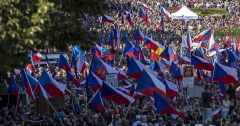 Hundreds of thousands in mass protests against NATO and the EU in Paris: Massive crowds of protesters marched through the center of the Paris on Saturday demanding that France radically change its stance on NATO and the EU.