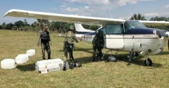 Sedena intercepte un avion membre de l'OTAN avec 340 kilos de cocaïne: Un avion américain avec 340 kilogrammes de cocaïne a été intercepté par des éléments du secrétaire à la Défense nationale (Sedena) lorsqu'il a atterri sur une piste clandestine au Chiapas.